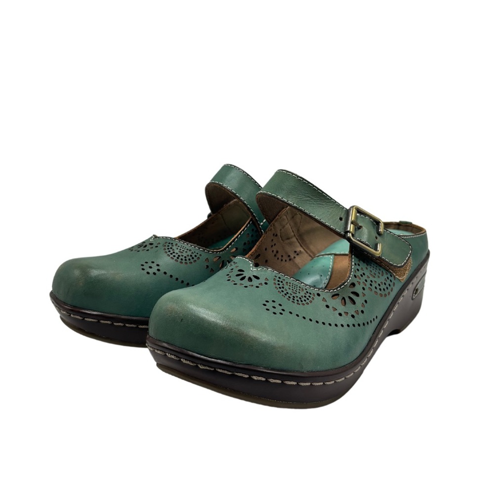NWOT L'artiste green leather clogs size 39